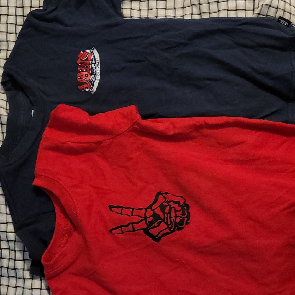 Boys t-shirt size 3T vans & garanimals